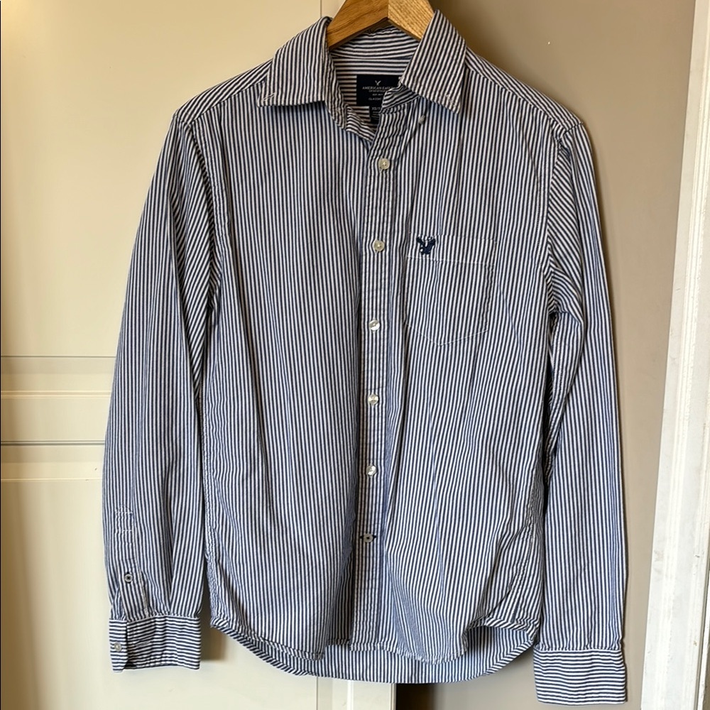 American Eagle Men’s XS Blue/White Striped Shirt, button down EUC
